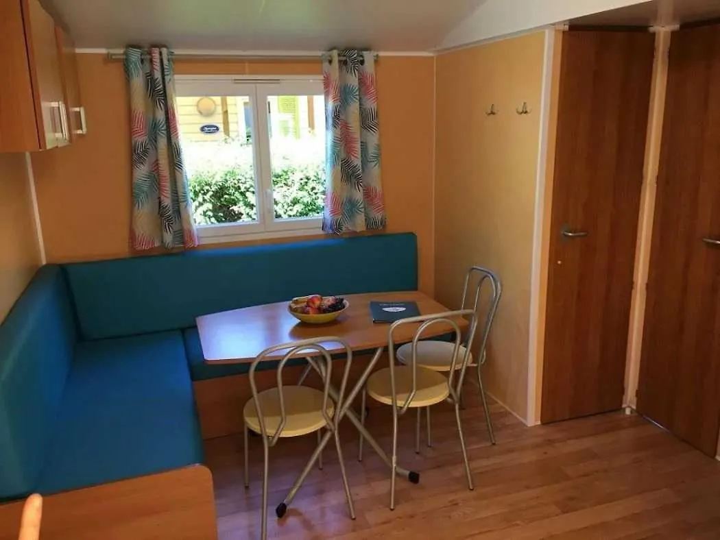 Camping - Piscine - Ccbaieb Montjoie-en-Couserans Campsite