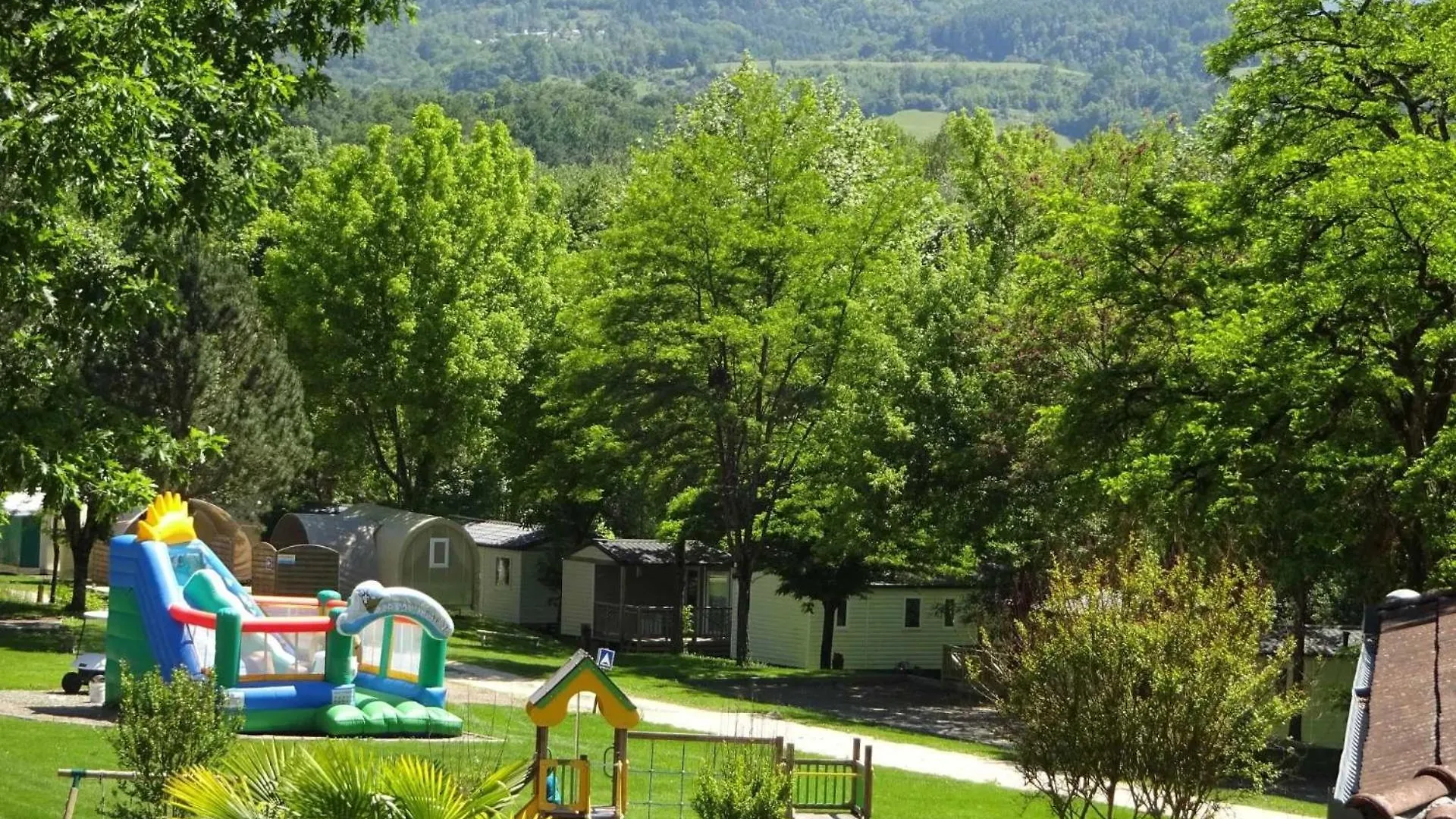Campsite Camping - Piscine - Ccbaieb Montjoie-en-Couserans
